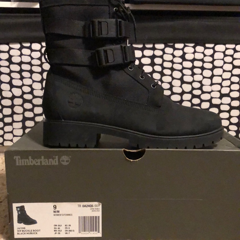 Timberland Black Leather Boots, Lug soles, Combat Style in EUC from my closet